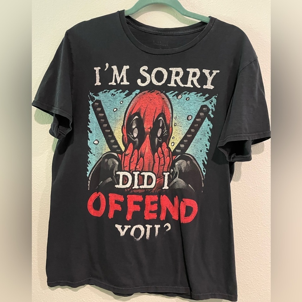 Dead Pool novelty black tee shirt.  Size L